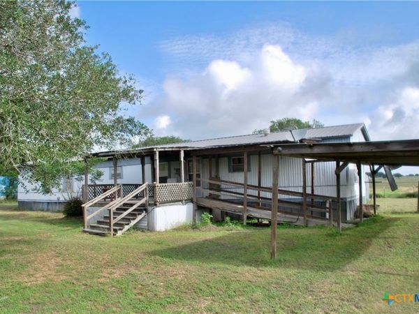 486 County Road 95d , Moulton, TX 77975
