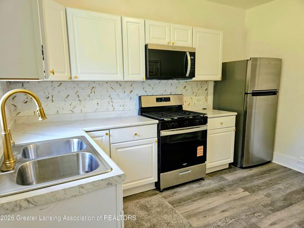 1224 N Capitol Avenue, Lansing, MI 48906