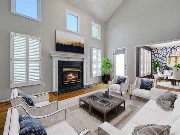 5852 Park Circle, Shawnee, KS 66216
