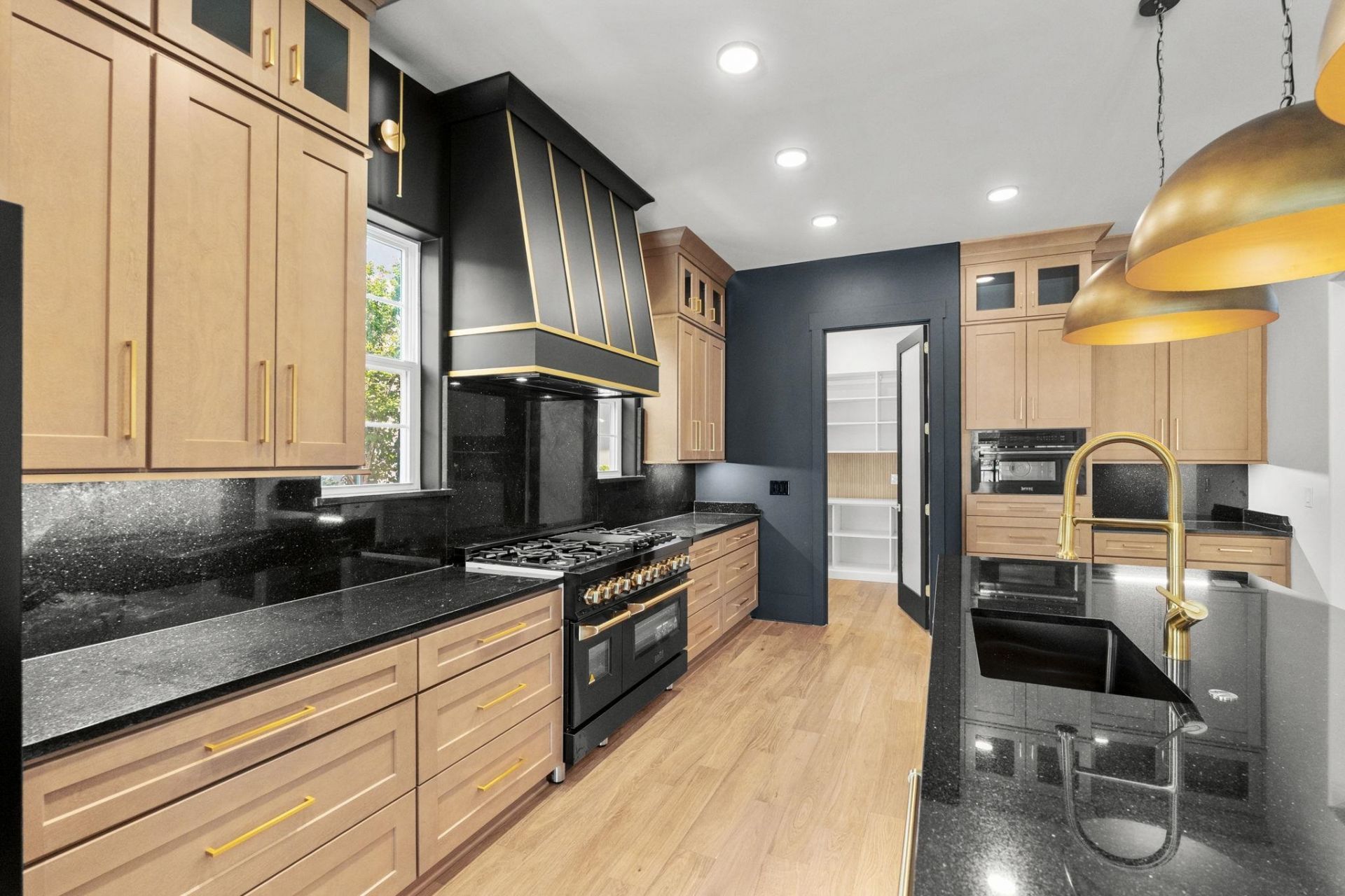 1015 Bluffview Dr. Photo 10