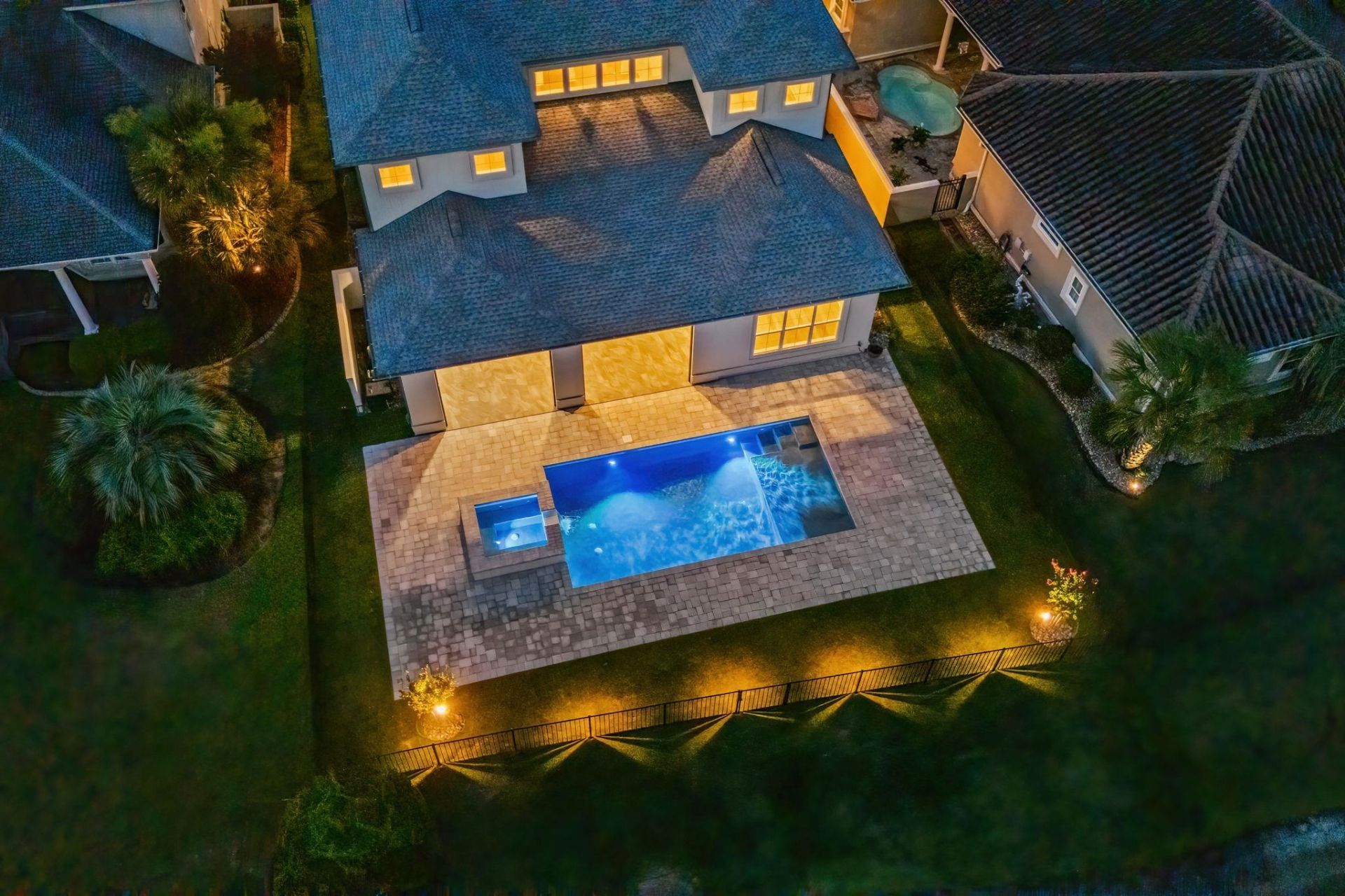 1015 Bluffview Dr. Photo 2
