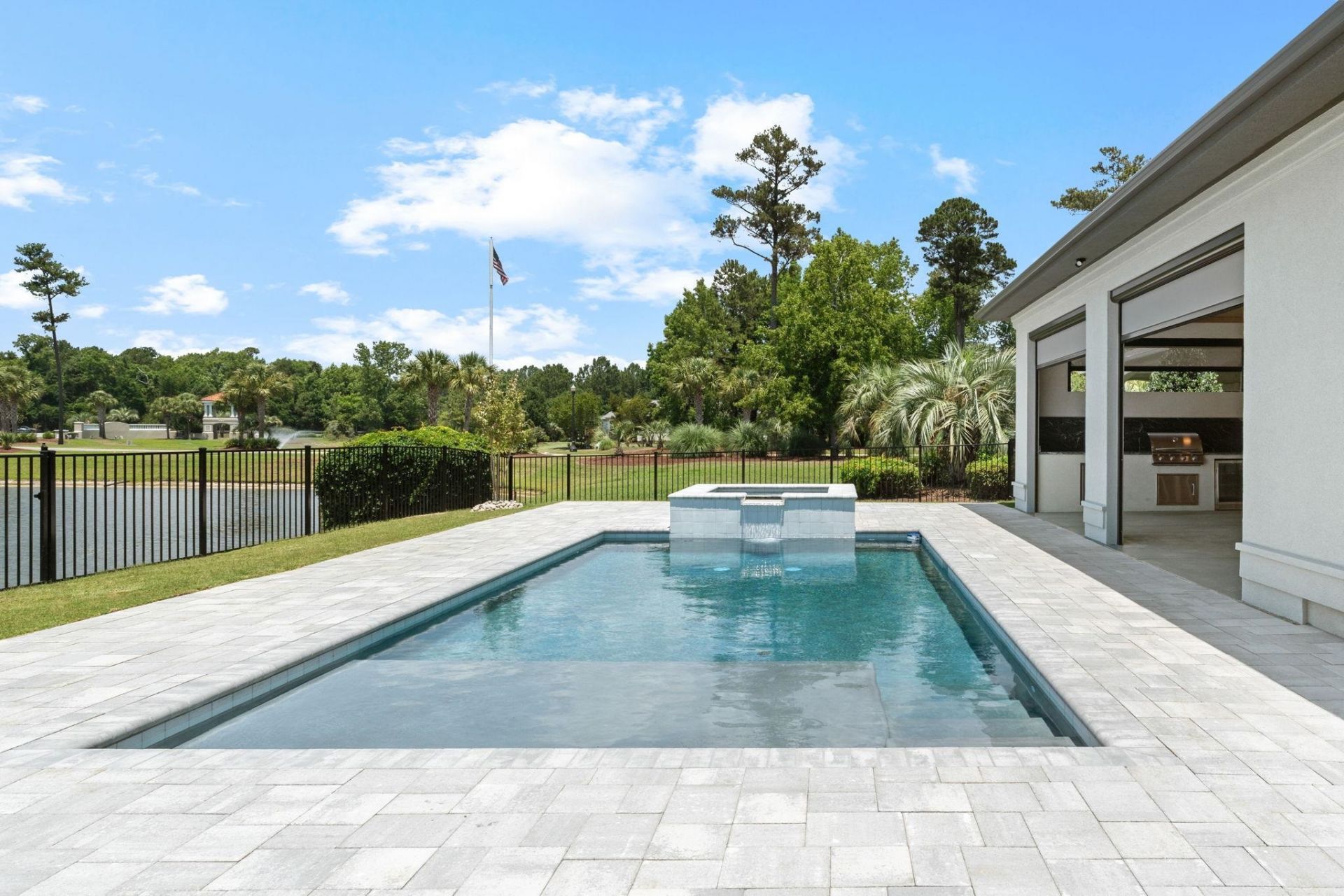 1015 Bluffview Dr. Photo 28