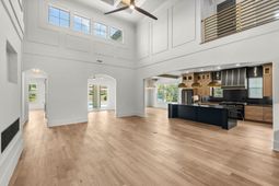 1015 Bluffview Dr. photo 4