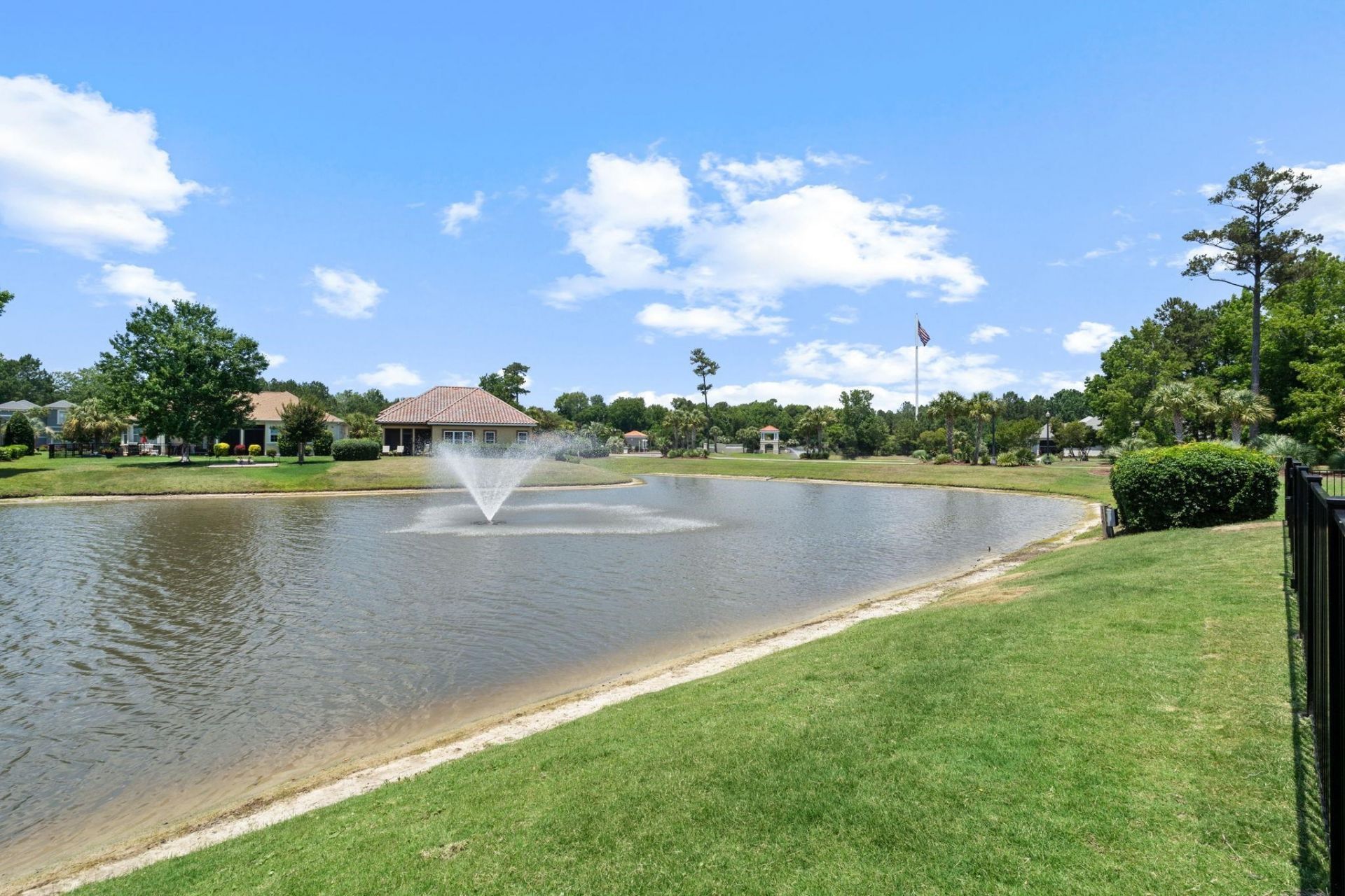 1015 Bluffview Dr. Photo 31