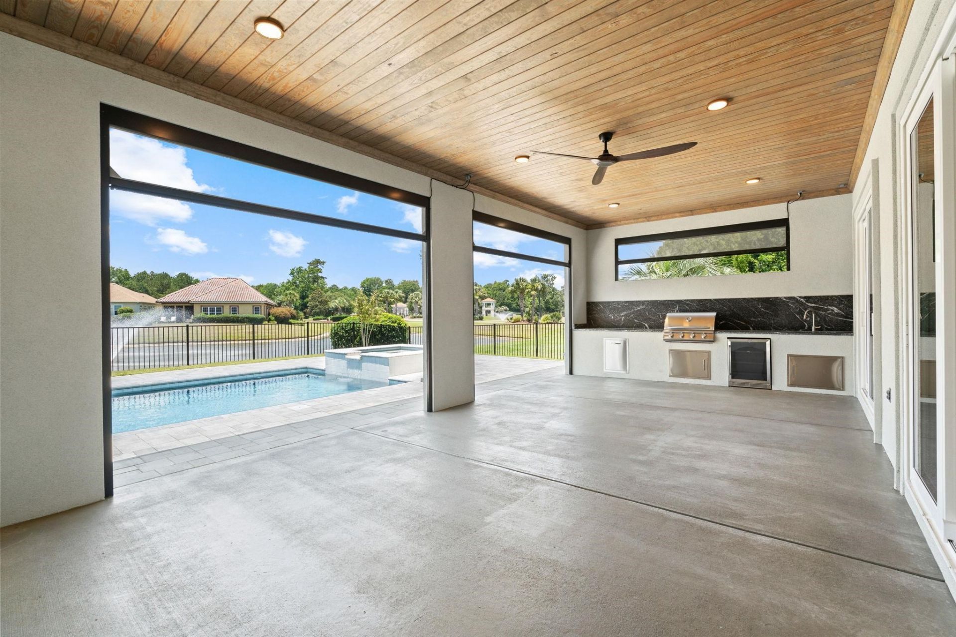 1015 Bluffview Dr. Photo 32