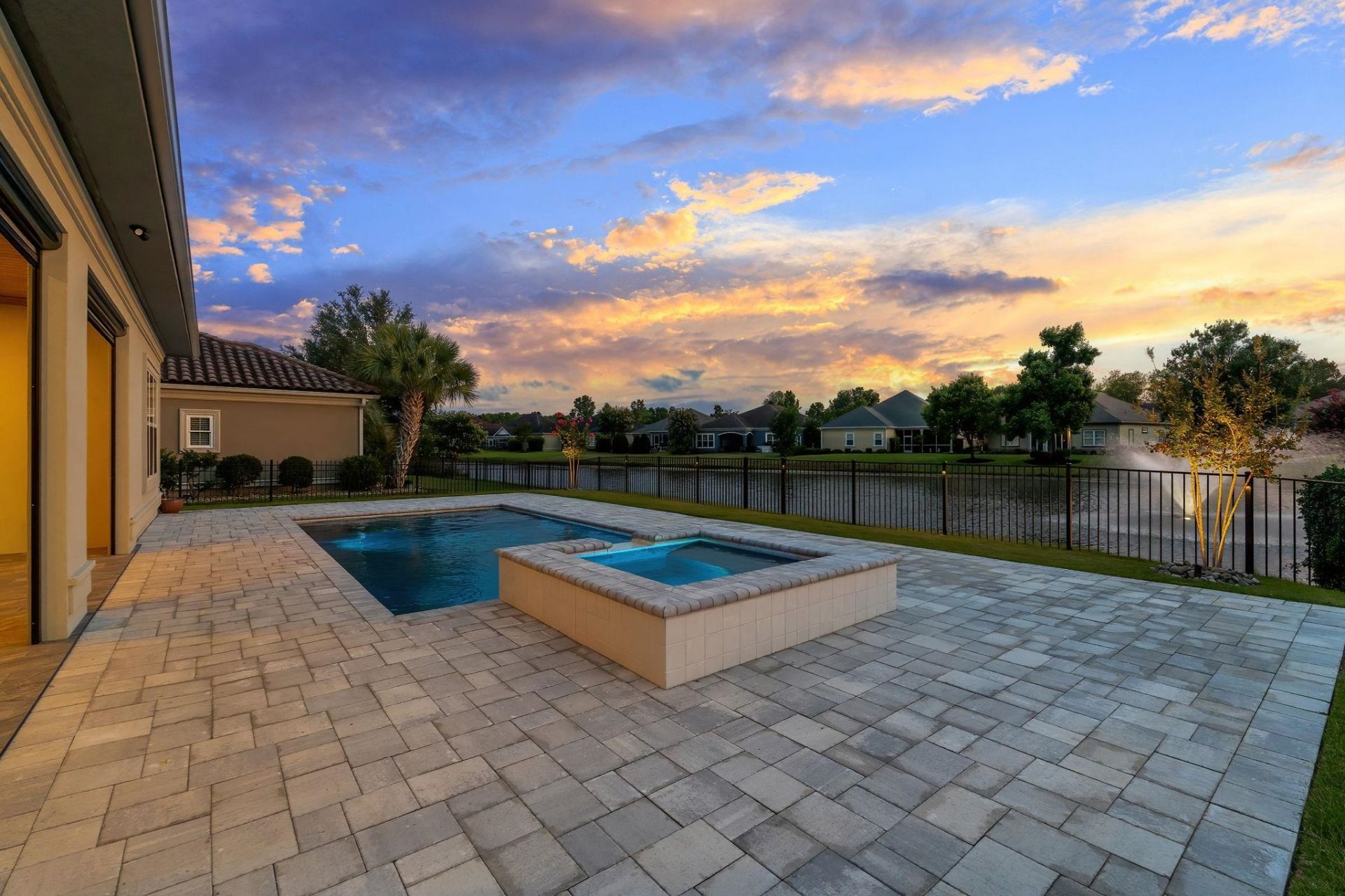 1015 Bluffview Dr. Photo 33