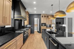 1015 Bluffview Dr. photo 4