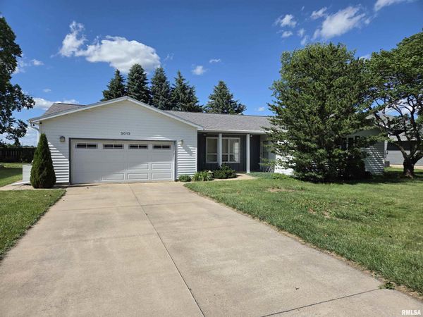 2013 W LOSEY Street, Galesburg, IL 61401