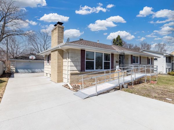 6925 Halifax Avenue N, Brooklyn Center, MN 55429