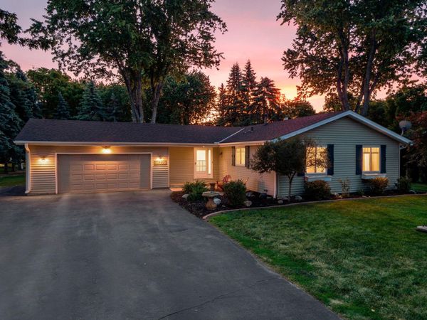 16221 Creekwood Circle, Prior Lake, MN 55372