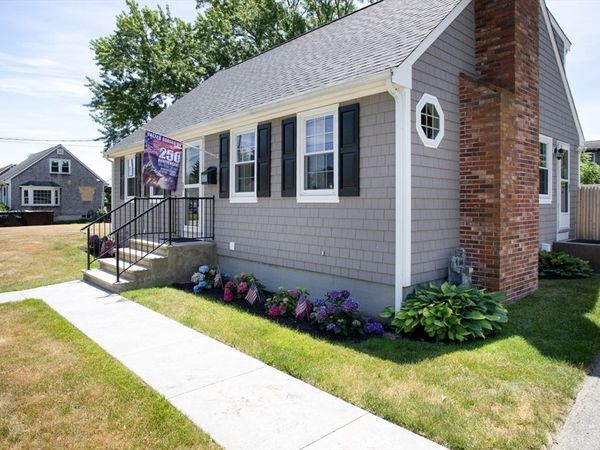 100 Sycamore St, Swansea, MA 02777