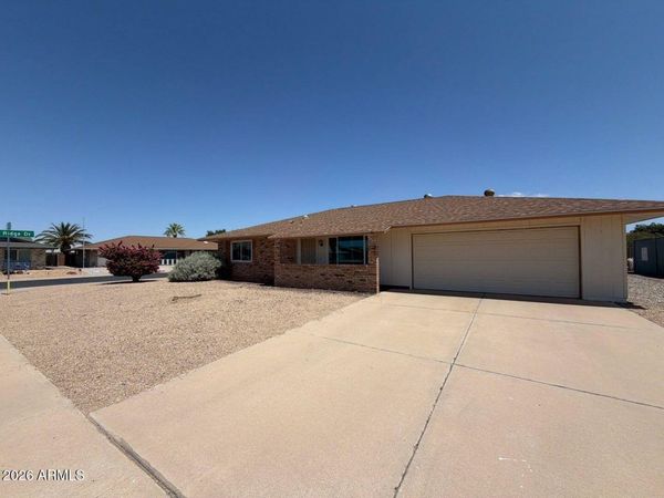 9858 W SILVERBELL Drive, Sun City, AZ 85351
