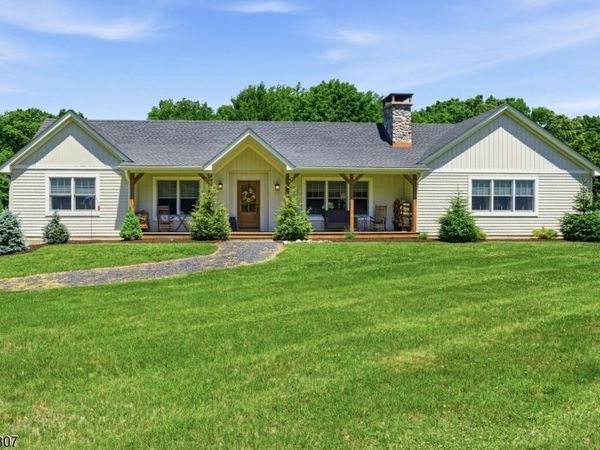 8 Strong Ln, Sandyston, NJ 07827