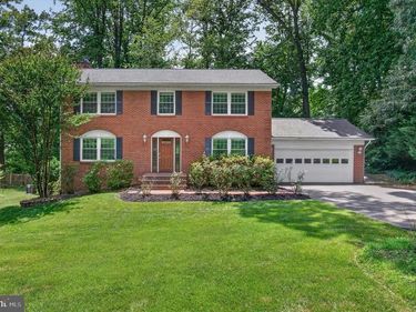 8405 OVERLOOK STREET, VIENNA, VA 22182