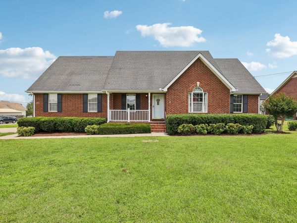2911 Greentree Dr, Smyrna, TN 37167