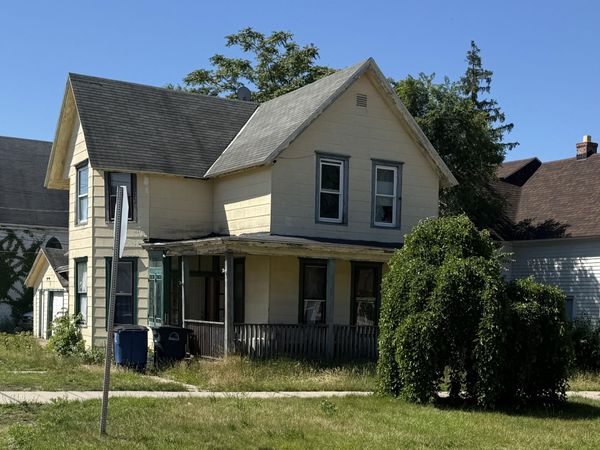 127 E William Street , Michigan City, IN 46360