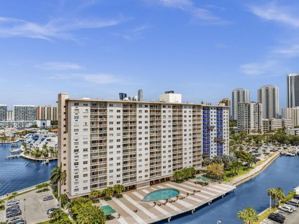 400 Kings Point Drive, Unit 1628, Sunny Isles Beach, FL 33160