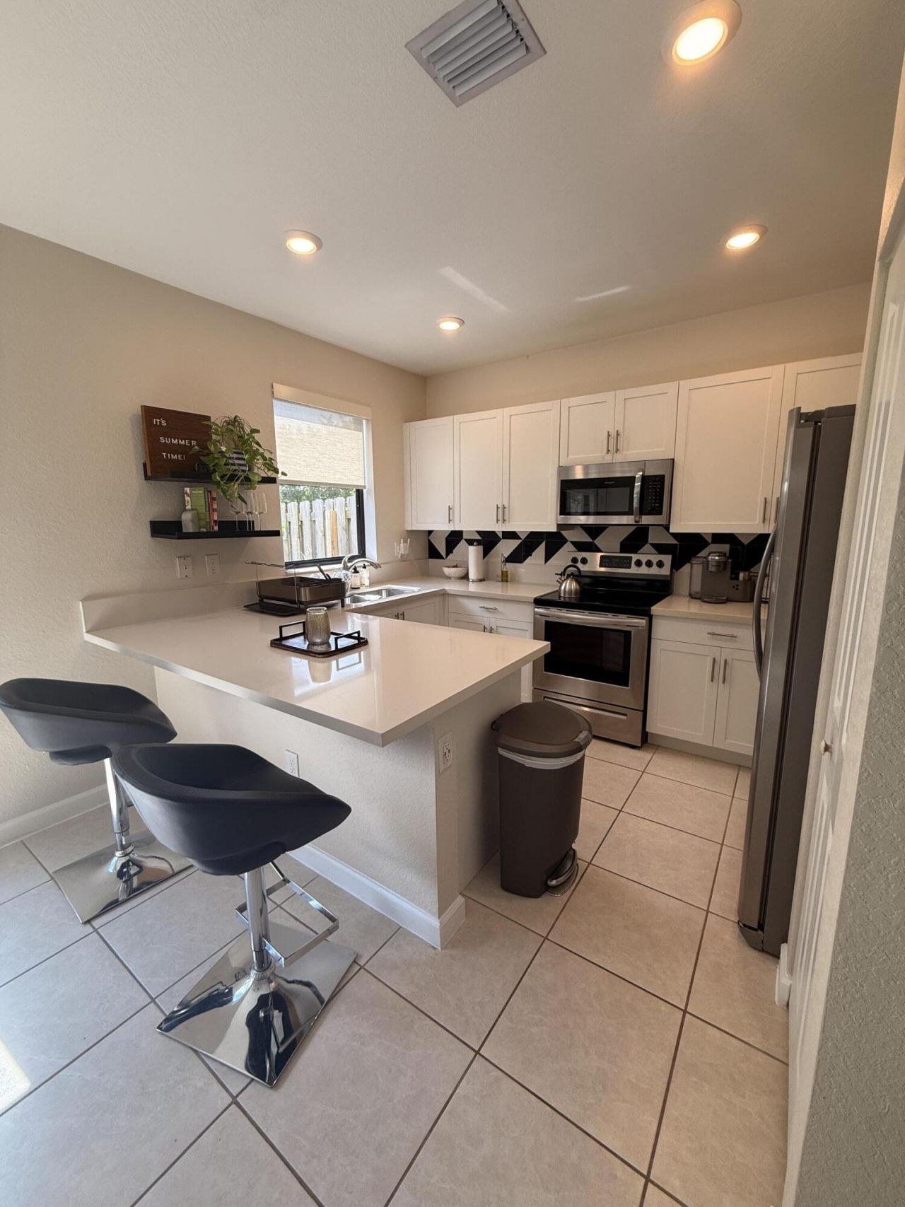 21423 NE 2nd Place, Miami, FL 33179 Photo