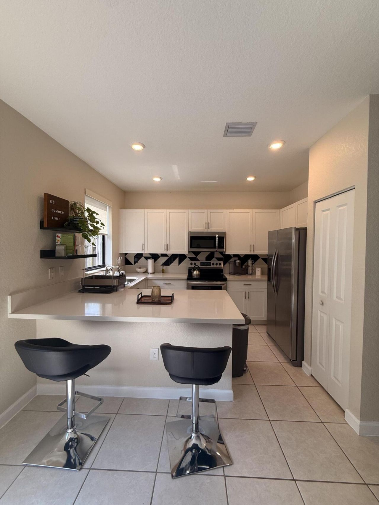 21423 NE 2nd Place, Miami, FL 33179 Photo