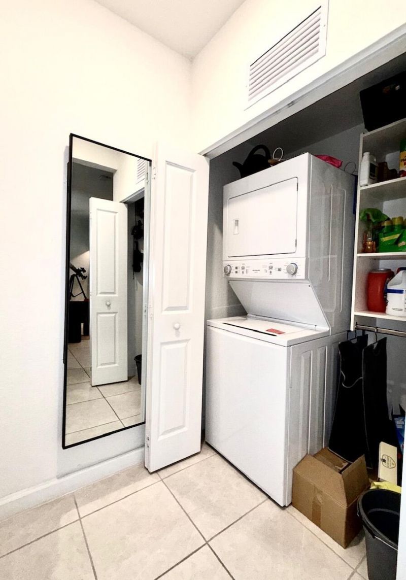 21423 NE 2nd Place, Miami, FL 33179 Photo