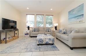 820 Millbrae Court, Unit 4, West Palm Beach, FL 33401 Photo