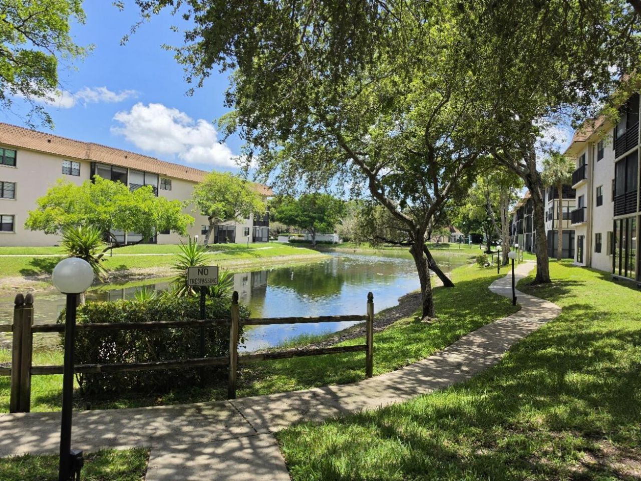 6090 N Sabal Palm Boulevard, Unit 209, Tamarac, FL 33319 Photo