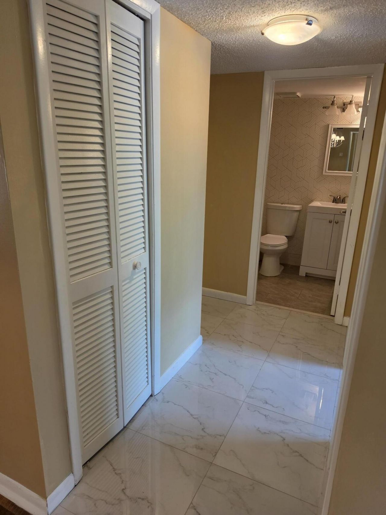 6090 N Sabal Palm Boulevard, Unit 209, Tamarac, FL 33319 Photo