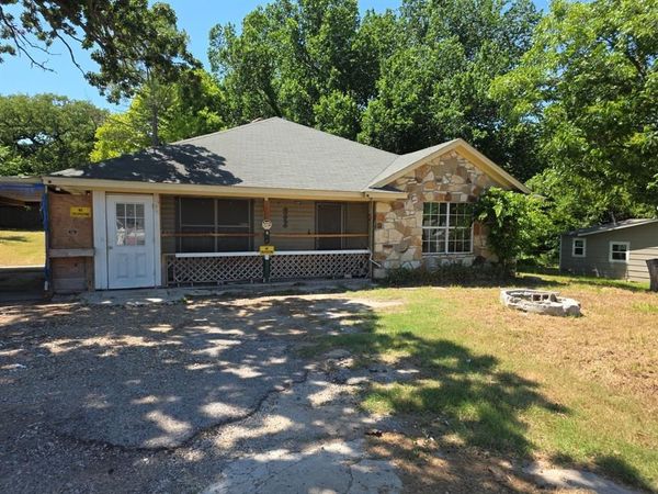 609 Bryan Street, Weatherford, TX 76086