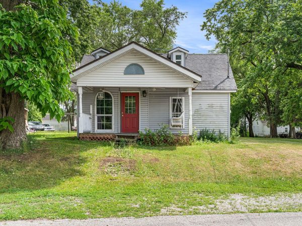105 E Arlington Avenue , North Judson, IN 46366