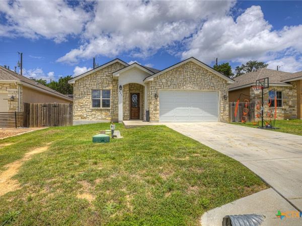 627 Hummingbird Hill , Canyon Lake, TX 78133
