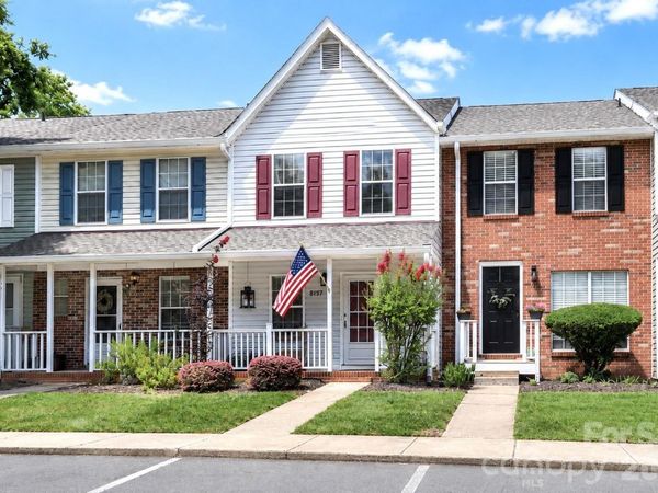 8157 Circle Tree Lane, Charlotte, NC 28277
