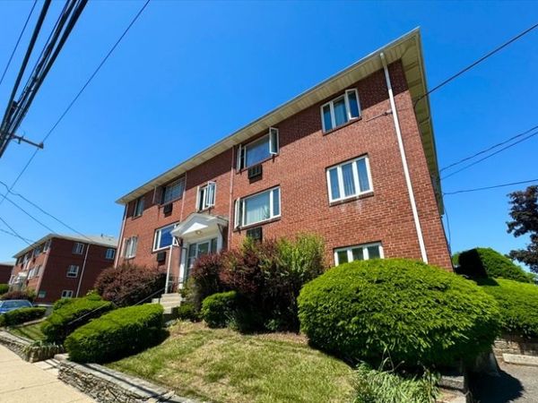 109 Warren St, Unit 3, Watertown, MA 02472