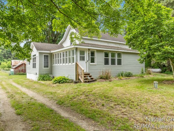 2122 Coats Grove Road, Hastings, MI 49058
