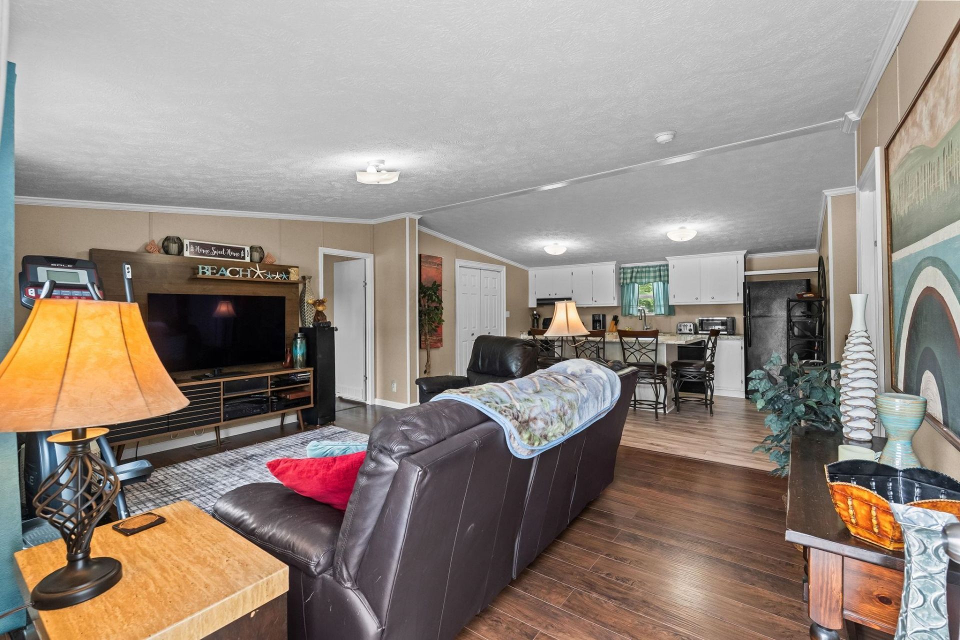 1617 Crystal Lake Dr. Photo 13