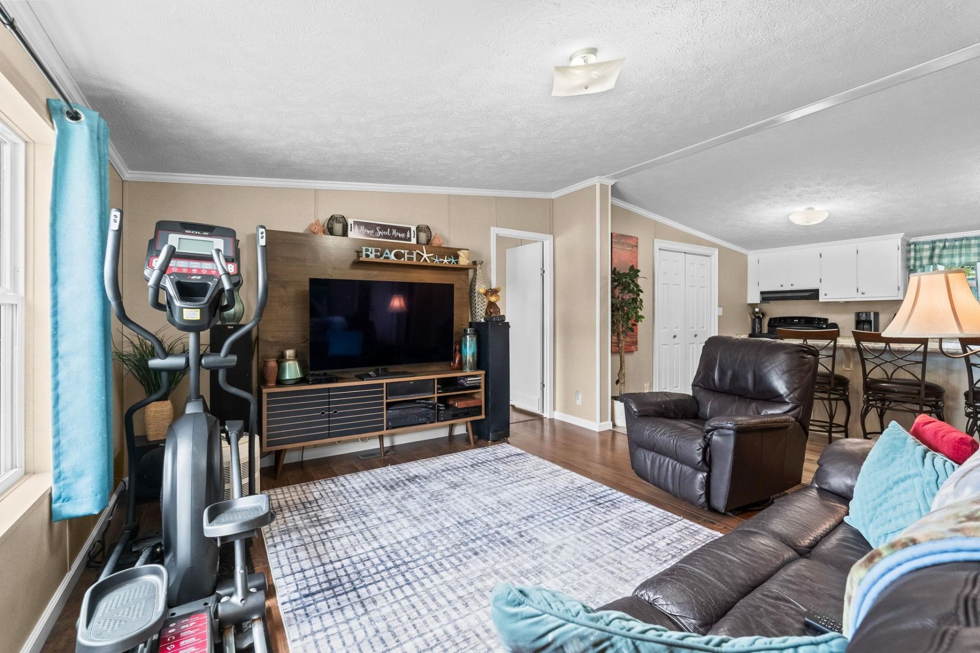 1617 Crystal Lake Dr. Photo 15