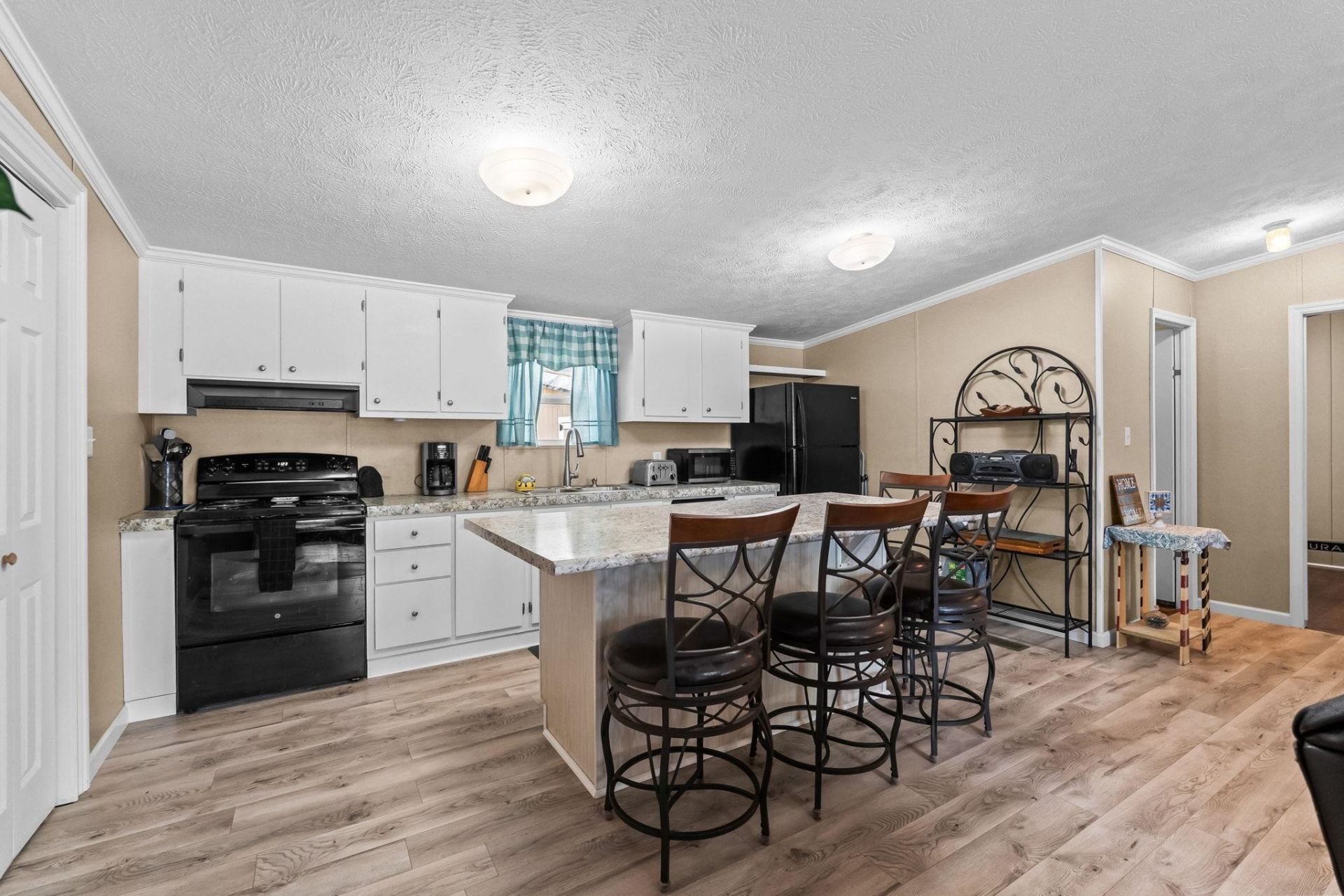 1617 Crystal Lake Dr. Photo 19