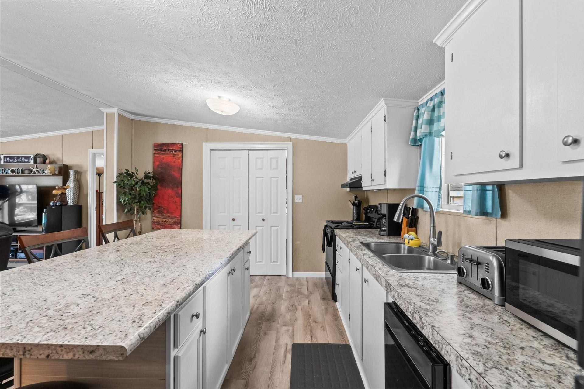 1617 Crystal Lake Dr. Photo 21