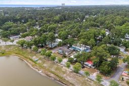 1617 Crystal Lake Dr. photo 4