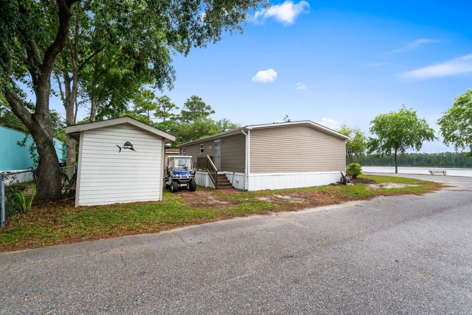 1617 Crystal Lake Dr. Photo 36