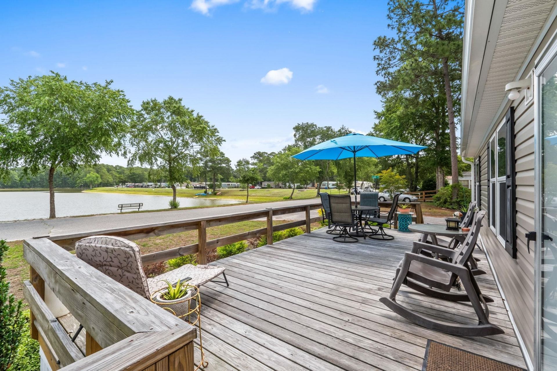 1617 Crystal Lake Dr. Photo 4