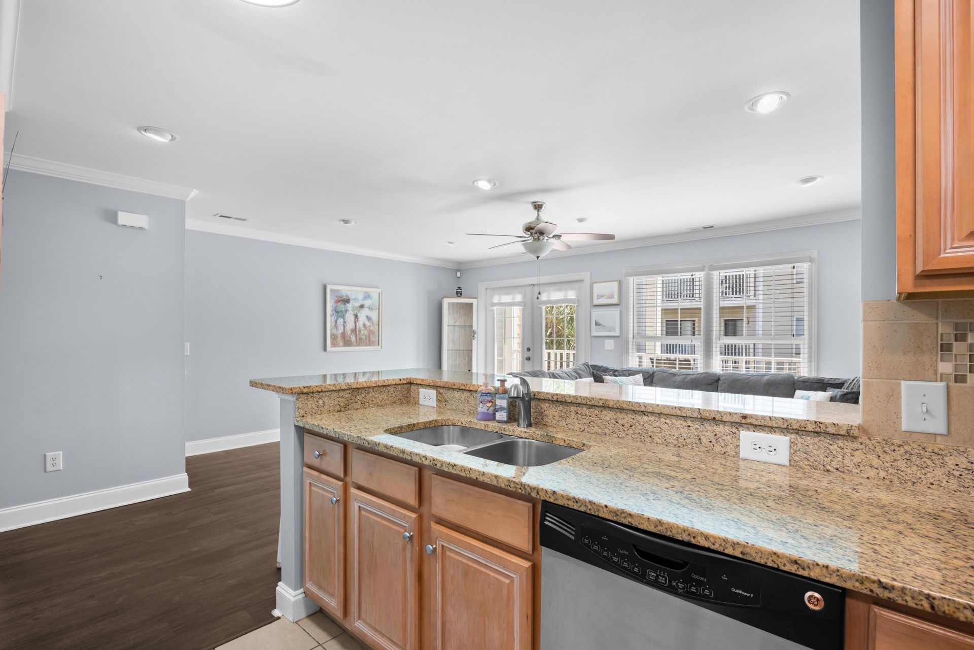 209 N Hillside Dr. Photo 12