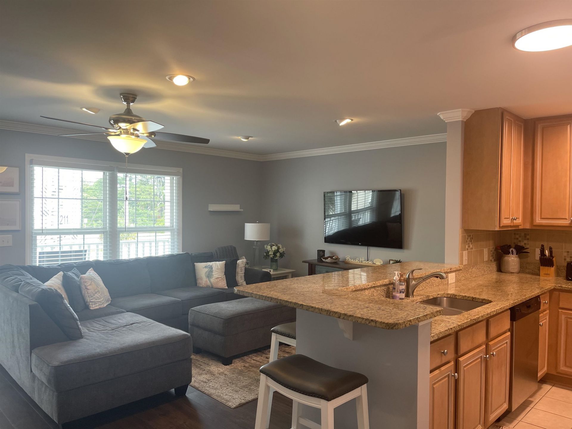 209 N Hillside Dr. Photo 17