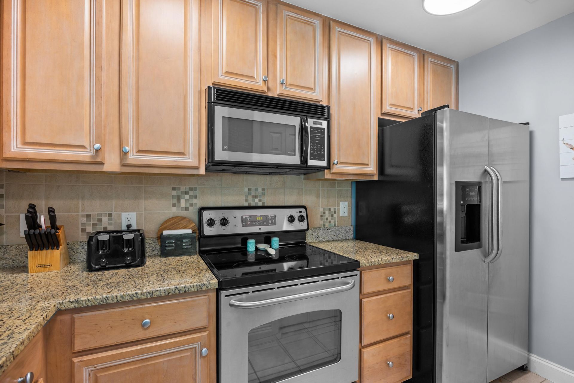 209 N Hillside Dr. Photo 17
