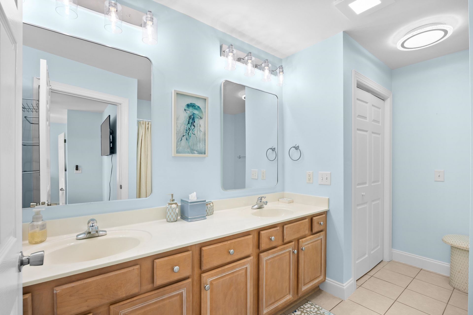 209 N Hillside Dr. Photo 33
