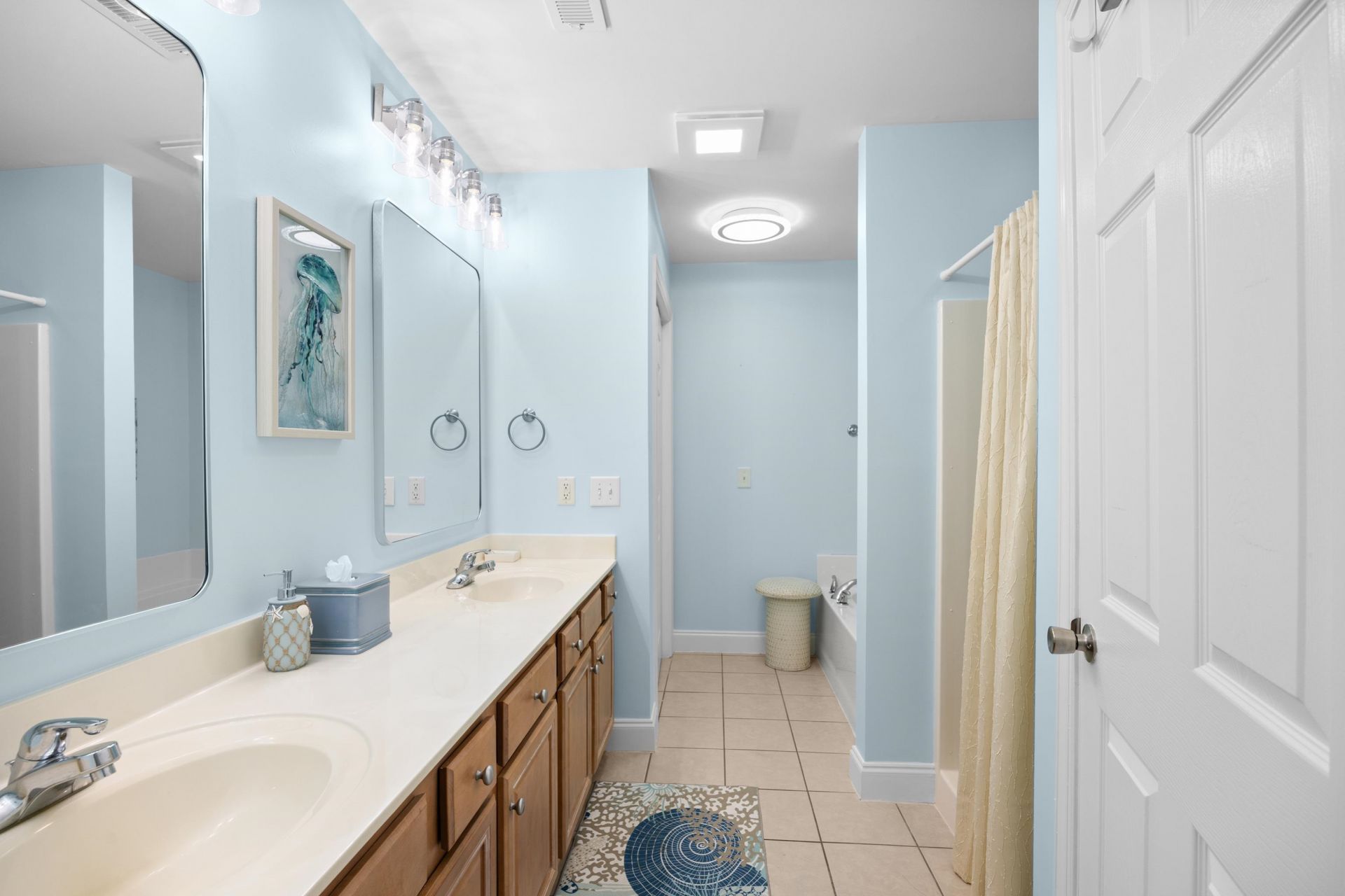 209 N Hillside Dr. Photo 34