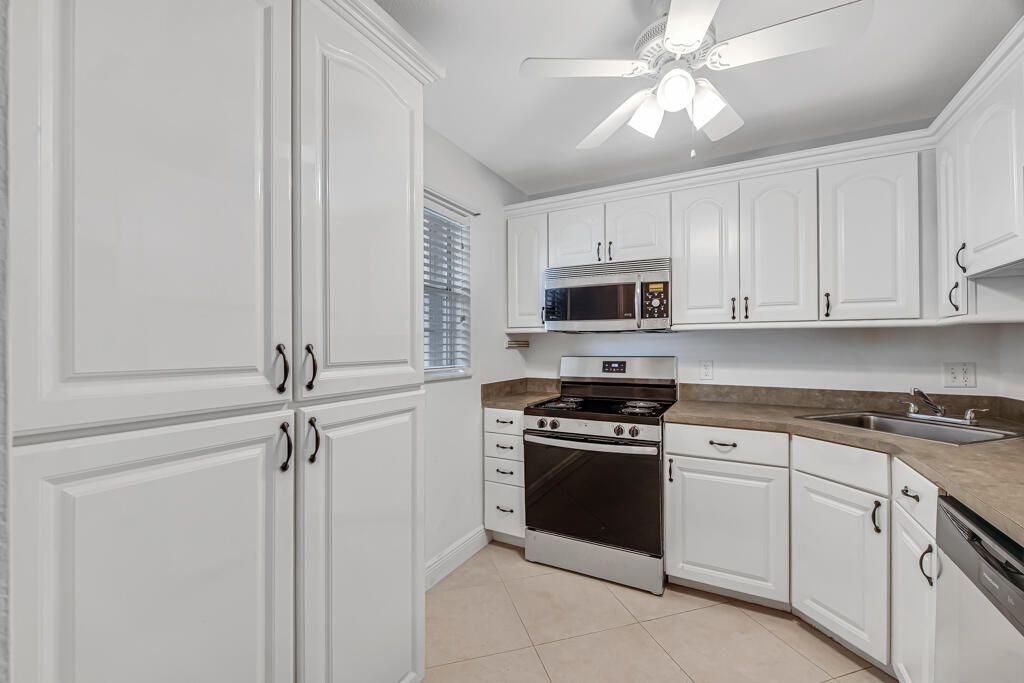 12013 Greenway Circle S, Unit 106, Royal Palm Beach, FL 33411 Photo
