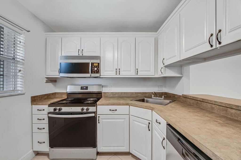 12013 Greenway Circle S, Unit 106, Royal Palm Beach, FL 33411 Photo