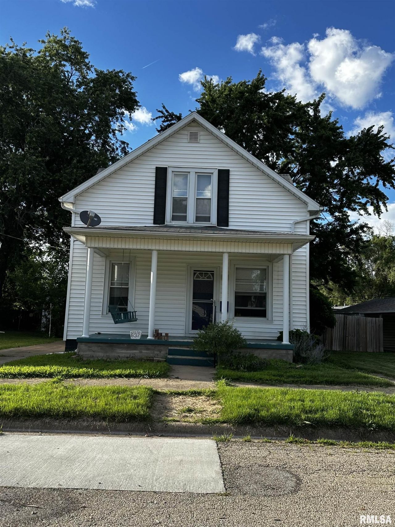 637 E Spruce Street, Canton, IL 61520 Main Photo