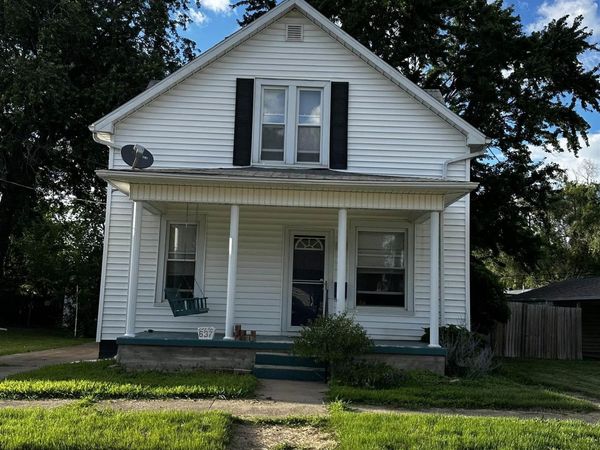 637 E SPRUCE Street, Canton, IL 61520