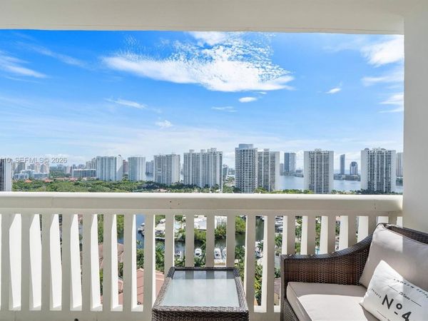 1000 W Island Blvd, Unit 2307, Aventura, FL 33160